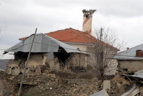 Elazığ'da deprem (08 Mart 2010) galerisi resim 8