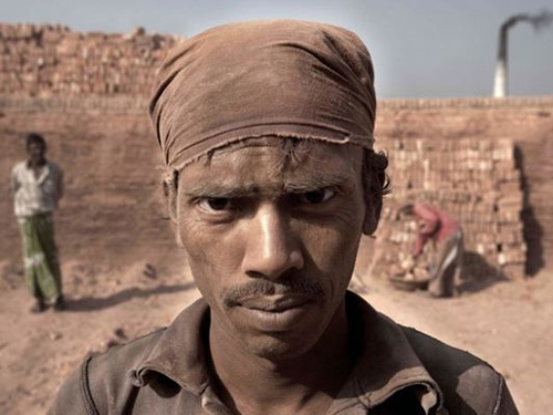 Bir parça ekmek için ölüyorlar galerisi resim 9