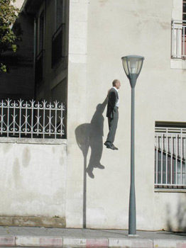 Havada asılı adamın numarası! galerisi resim 2