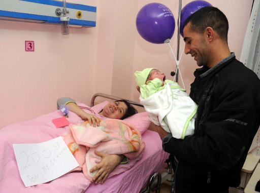 2010 Yılının ilk bebekleri galerisi resim 7