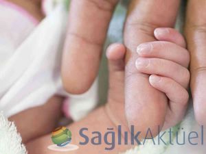 Anneler ve 1 günlük bebekleri