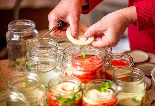 Evde hazırlanan konservelerdeki ölümcül tehlike! galerisi resim 1