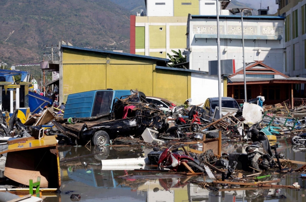 Endonezya’daki deprem: Ölü sayısı bin 203'e yükseldi galerisi resim 10