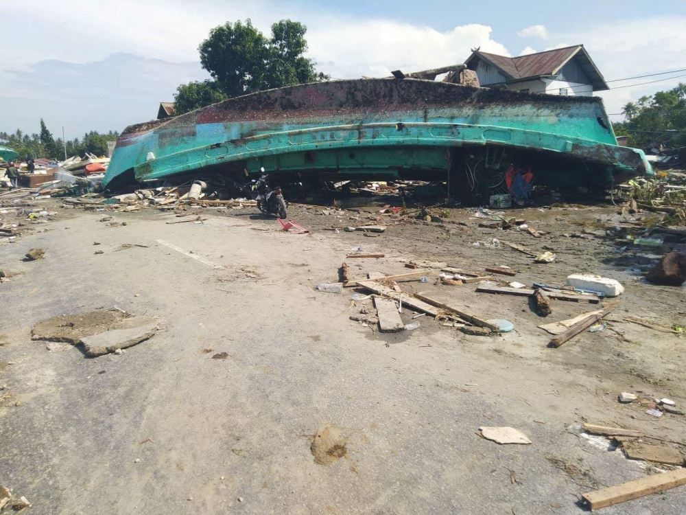 Endonezya’daki deprem: Ölü sayısı bin 203'e yükseldi galerisi resim 13