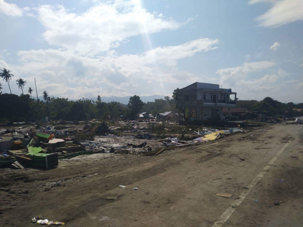 Endonezya’daki deprem: Ölü sayısı bin 203'e yükseldi galerisi resim 16