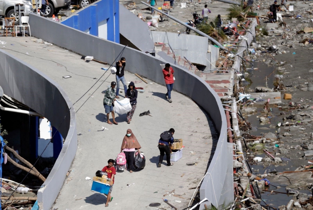 Endonezya’daki deprem: Ölü sayısı bin 203'e yükseldi galerisi resim 8