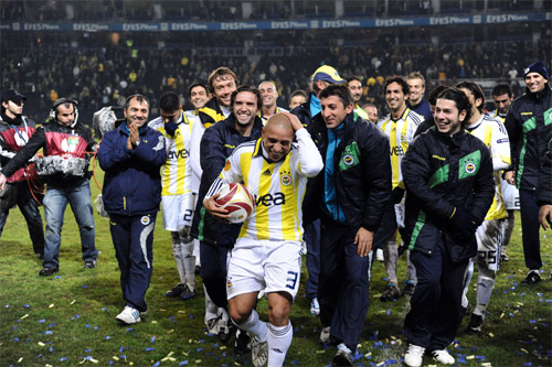 Fener Carlos'a böyle veda etti galerisi resim 2