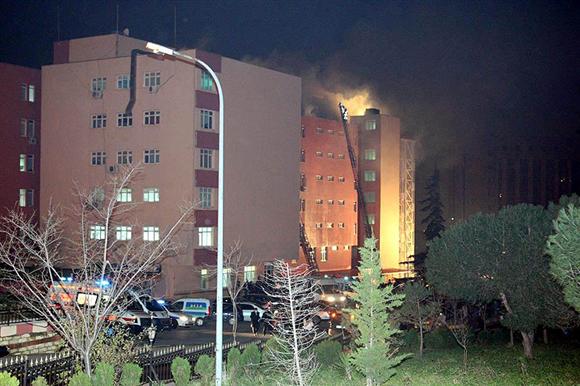 Süreyyapaşa Hastanesinde yangın galerisi resim 4
