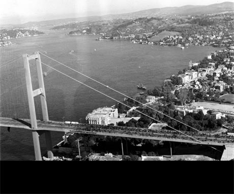 Boğaziçi Köprüsü 36 yıl önce böyle kuruldu. galerisi resim 14