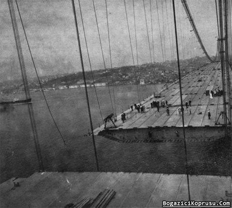 Boğaziçi Köprüsü 36 yıl önce böyle kuruldu. galerisi resim 9