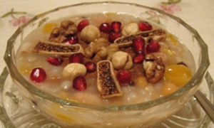 Malzemesi bol kalorisi düşük tatlı: Aşure