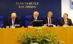 TBMM Plan ve Bütçe Komisyonu'nda 'sözleşmeli personel' tartışması