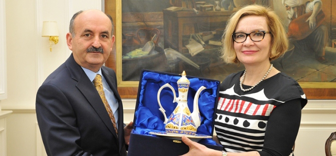 Finlandiya sağlık bakanı Müezzinoğlu'nu ziyaret etti!