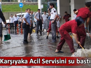 Karşıyaka acil servisini su bastı