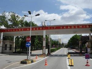 TUS'ta bu fakülte ilk 10'u sildi süpürdü!