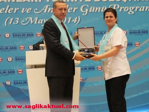 Başbakan Erdoğan’dan sağlık çalışanlarına müjde