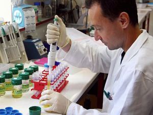Davutoğlu, 'milli aşı' çalışmalarından memnun