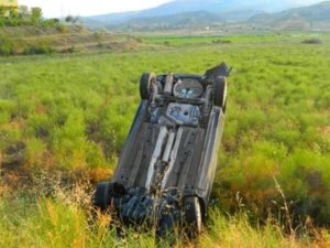 Osmancık'ta otomobil tarlaya uçtu!