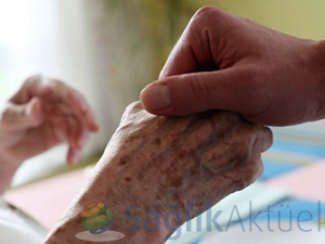 Sokakta yaşayan hastaya devlet sahip çıktı