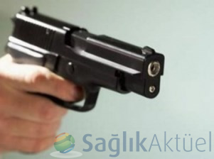 Doktorun başına silahı dayayıp tetiğe bastı ama...