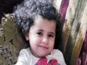 Alçıyı çıkarmaya çalışırken küçük kızın kolunu kestiler!