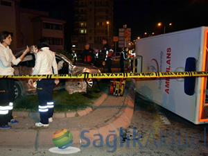 Kocaeli'de ambulans ile otomobil çarpıştı: 3 yaralı