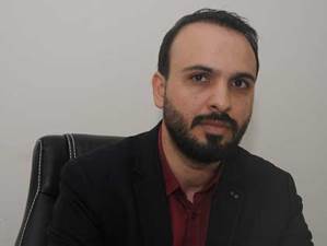 Plastik cerrah meslektaşı zannetti, güvendi, dolandırıldı!