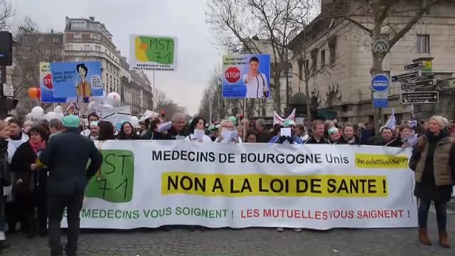 Paris'te sağlık reformu karşıtı yürüyüş