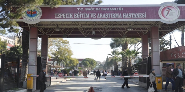 İzmir’de Tıp Literatürüne Geçecek İlklere İmza Atıldı: Kalbindeki Ölümcül Kitle Kemik Kesilmeden Çıkarıldı!