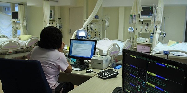 Yoğun bakım servislerine düzenleme