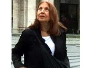 Doktor asansör boşluğunda öldü