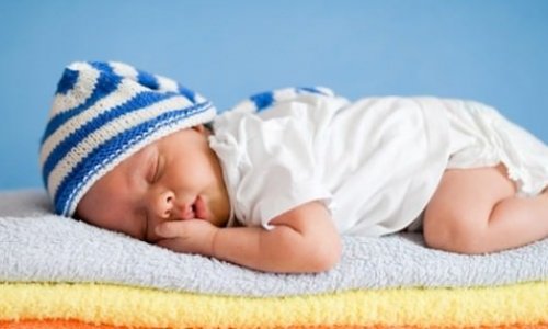Sıcak yaz günlerinde bebek bakımı tüyoları