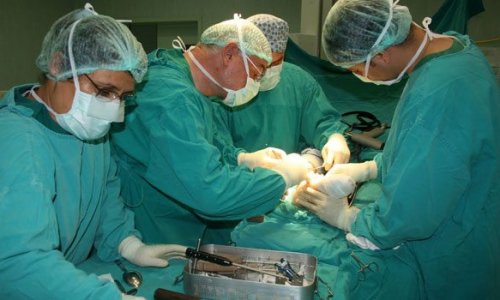 Türk profesörden müthiş buluş: Ameliyat süresini yarım saate indirdi