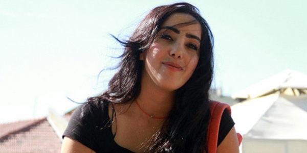 Sare Davutoğlu'ndan 'kahraman ebe'ye teşekkür telefonu