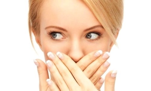 Ağzınıza karanfil atmadan önce ağız kokusu sebebini araştırın!