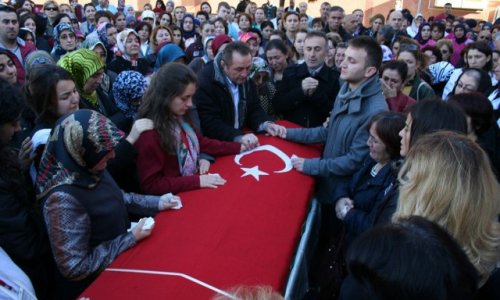 Nöbette beyin kanaması geçiren ebe hemşire yaşamını yitirdi