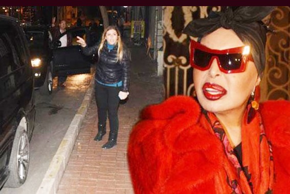 Hastane yolunu kapatan Bülent Ersoy'u protesto ettiler