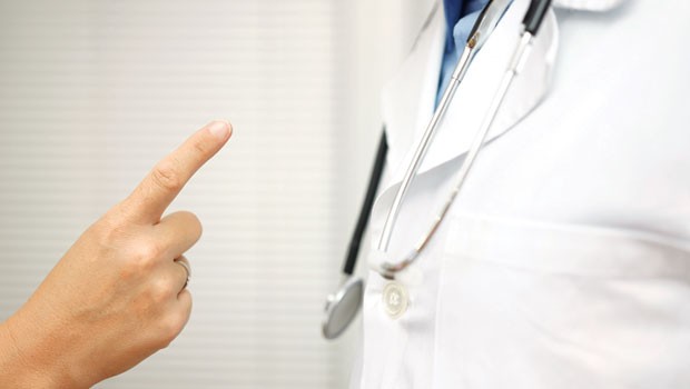 Doktora hakarete bile hapis cezası