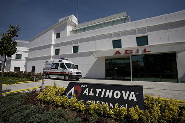 Sağlık Bakanlığına devredilen Özel Altınova Hastanesi hasta kabulüne başladı