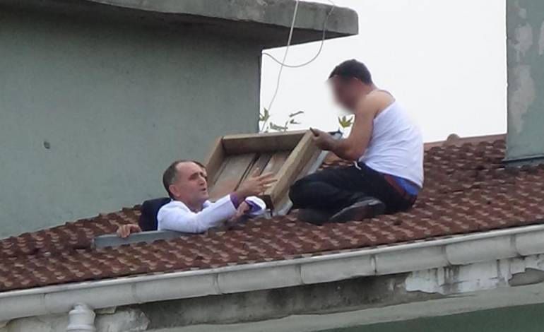 Bursa'da hastane çatısında intihar pazarlığı!