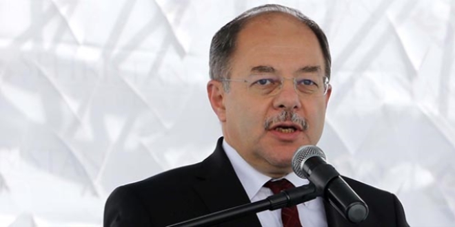 Sağlık Bakanı Recep Akdağ, sağlık çalışanlarını zayıflatacak