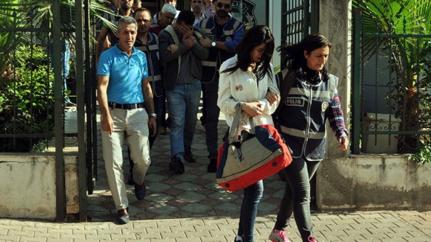 Doktor ve eczacılara FETÖ operasyonu: 23 gözaltı