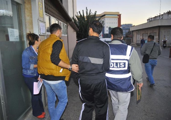 Ankara'da 2'si doktor, 4 kişi tutuklandı