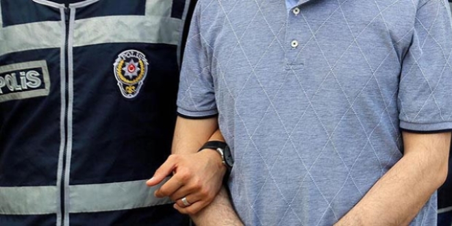 Edirne'de 2'si gümrük ve sağlık memuru 3 kişi gözaltına alındı