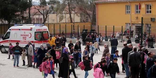Şanlıurfa'da 27 öğrenci hastaneye kaldırıldı