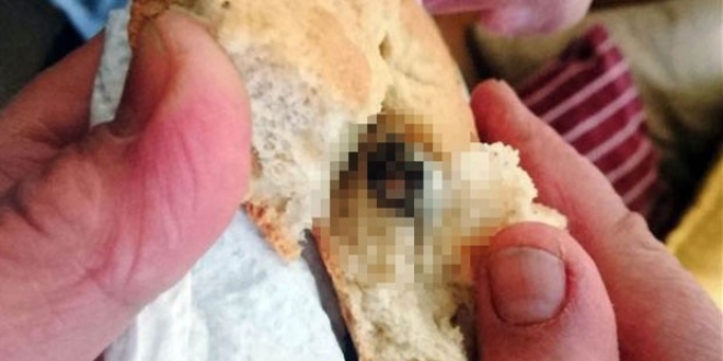 İstanbul'da bir fırından alınan ekmek'ten fare çıktı!