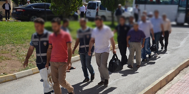 Elazığ'da 20 sağlık çalışanı tutuklandı