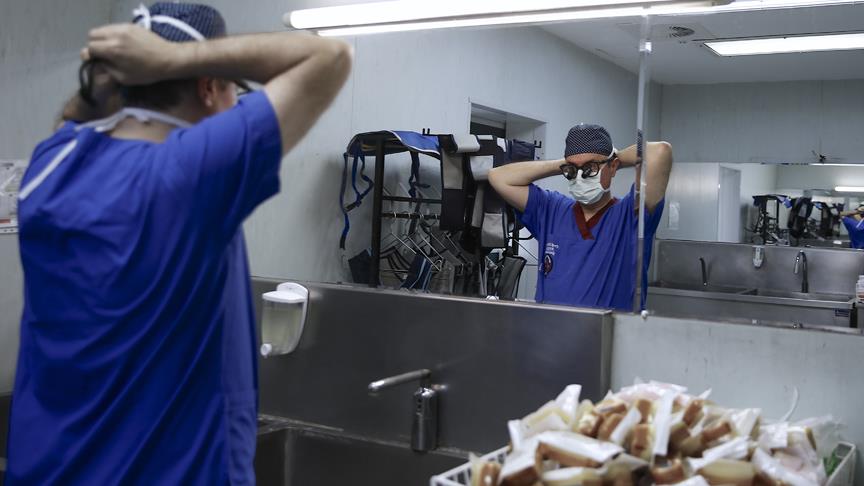 13 yılda bin hastaya organ nakli yapan Türk doktor