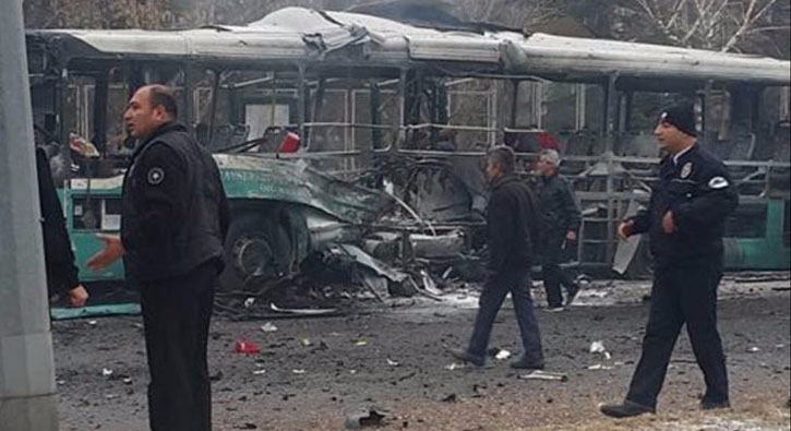 Kayseri Erciyes Üniversitesi önünde terör saldırısı