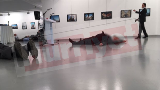 Son dakika: Rusya Büyükelçisi Ankara’da silahlı suikasta uğradı, hayatını kaybetti